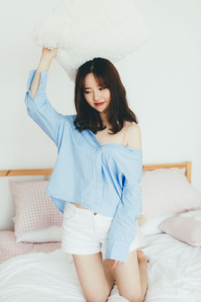 贵妇局长的蕾丝乳罩